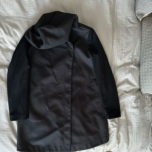 Lululemon rain coat with hood.